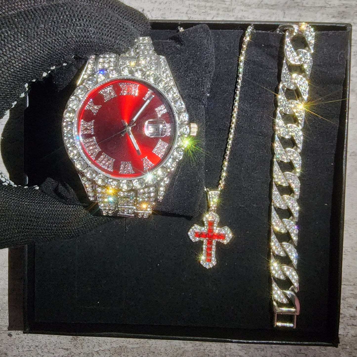 SET DE RELOJ + PULSERA + COLLAR (COLOR ROJO Y PLATA)