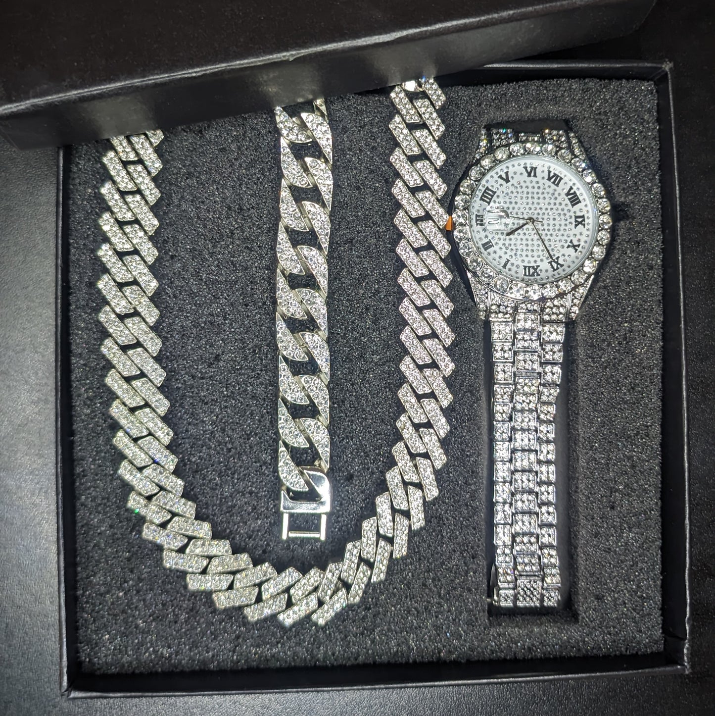 SET DE RELOJ + COLLAR + PULSERA EN COLOR BLANCO